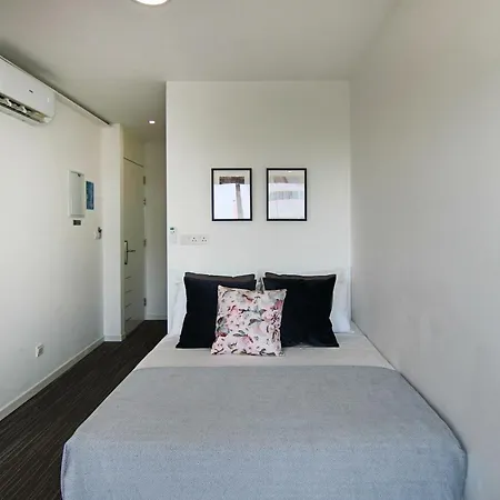 Phaedrus Living: Luxury 504 Apartment